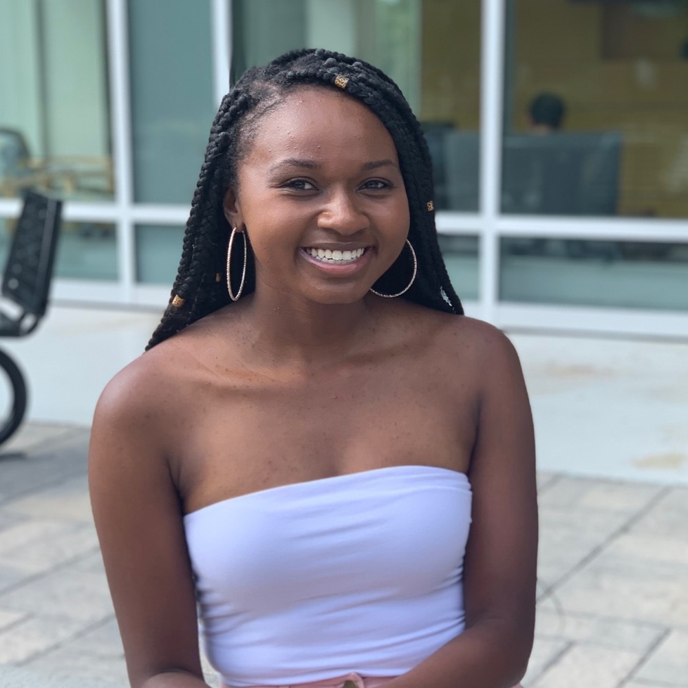 Meet your Posher, Makayla